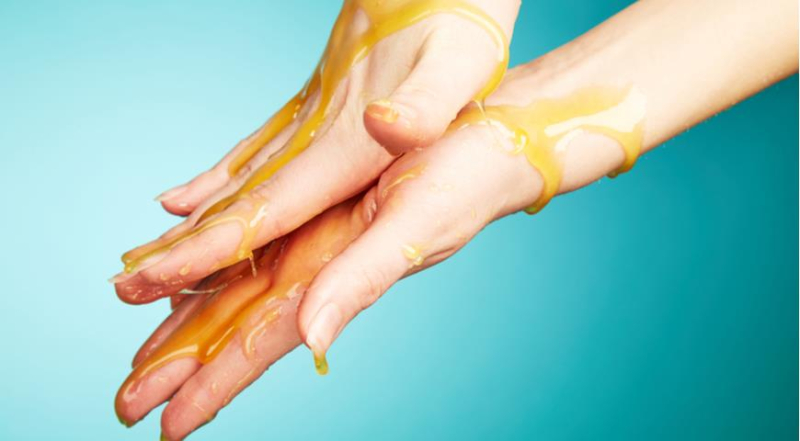 10 простых домашних средств, чтобы сделать кожу рук мягкой после антисептиков и морозов